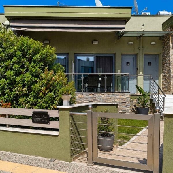 Danny Arz apartments