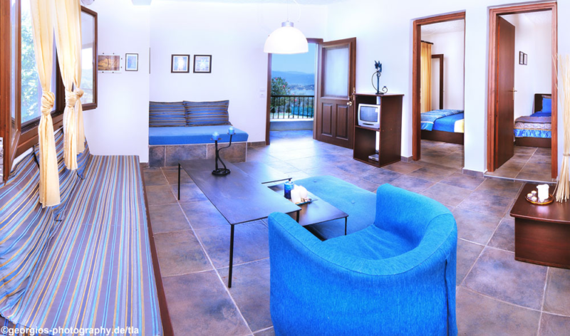 Heos Studios & Apartments