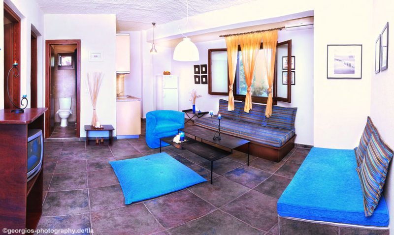 Heos Studios & Apartments