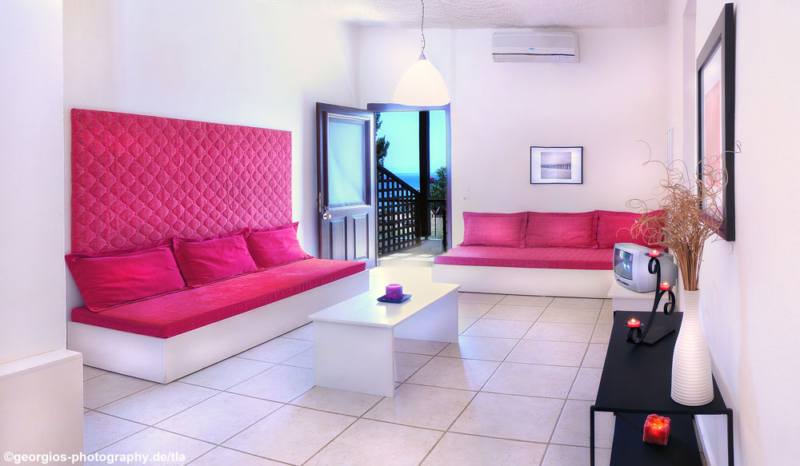 Heos Studios & Apartments